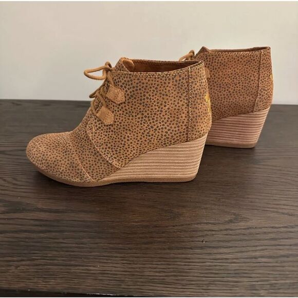 Womens TOMS Kala Tan Mini Cheetah Suede Booties Boot NWT multiple sizes - Picture 4 of 5
